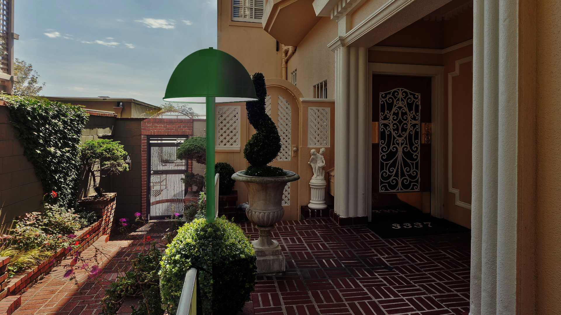 floor lamp #231/39-19 in the garden